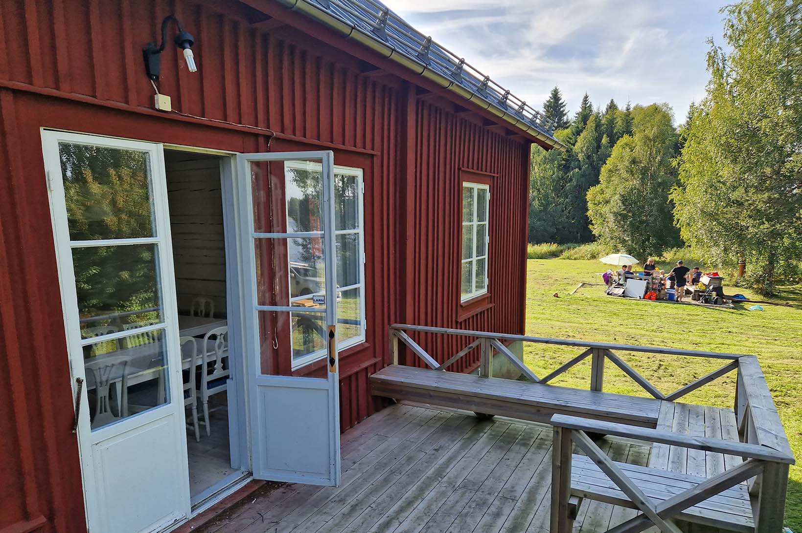 Altanen på baksidan av mangårdsbyggnaden.