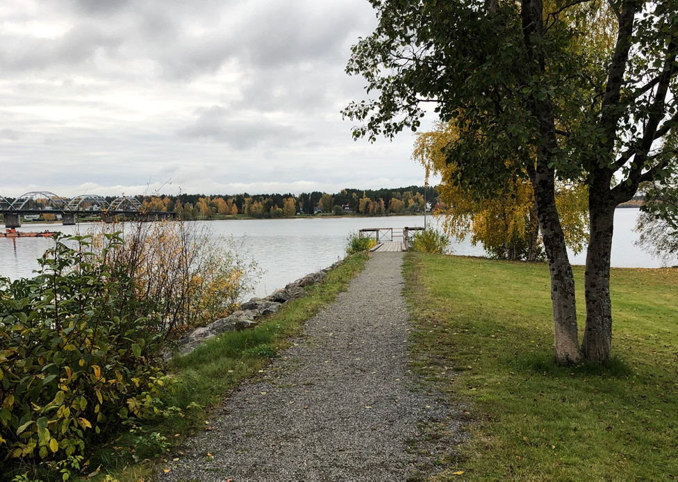 Idag är banken där bryggan låg restaurerad och offentlig.